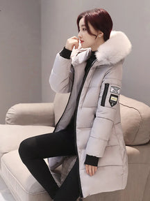 Casaco Feminino Para Inverno com Capuz e Gola Parka Elegante - (Promoção de Inverno 2025)