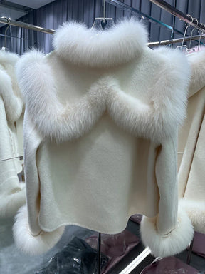 Casaco Feminino Curto de Lã com Gola Confortável – (Promoção de Inverno 2025)