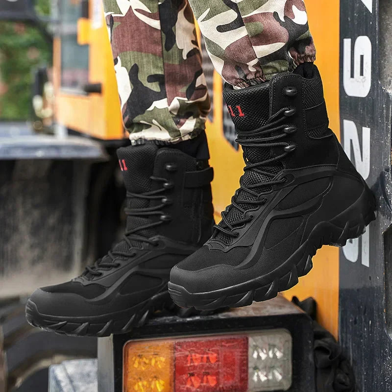 Bota Tática Masculina Leve Antiderrapante - (Promoção de Inverno 2025)