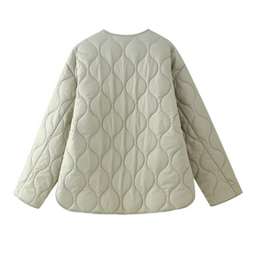 Casaco Feminino Leve de Algodão com Decoração de Bolsos - Modelo Oversized - (Promoção de Inverno 2025)