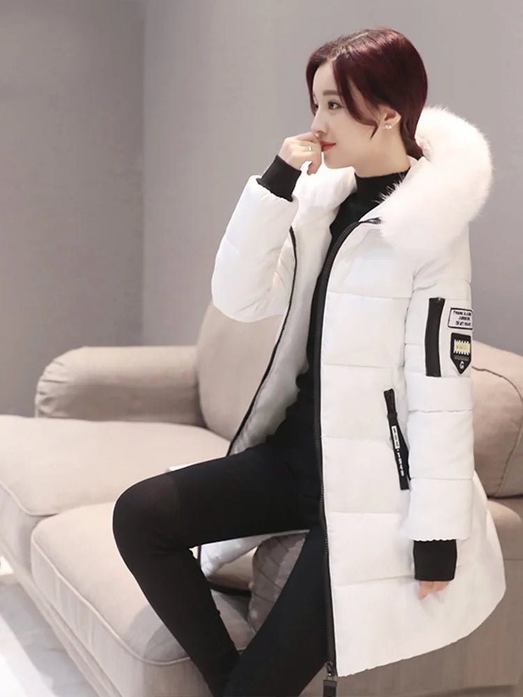 Casaco Feminino Para Inverno com Capuz e Gola Parka Elegante - (Promoção de Inverno 2025)