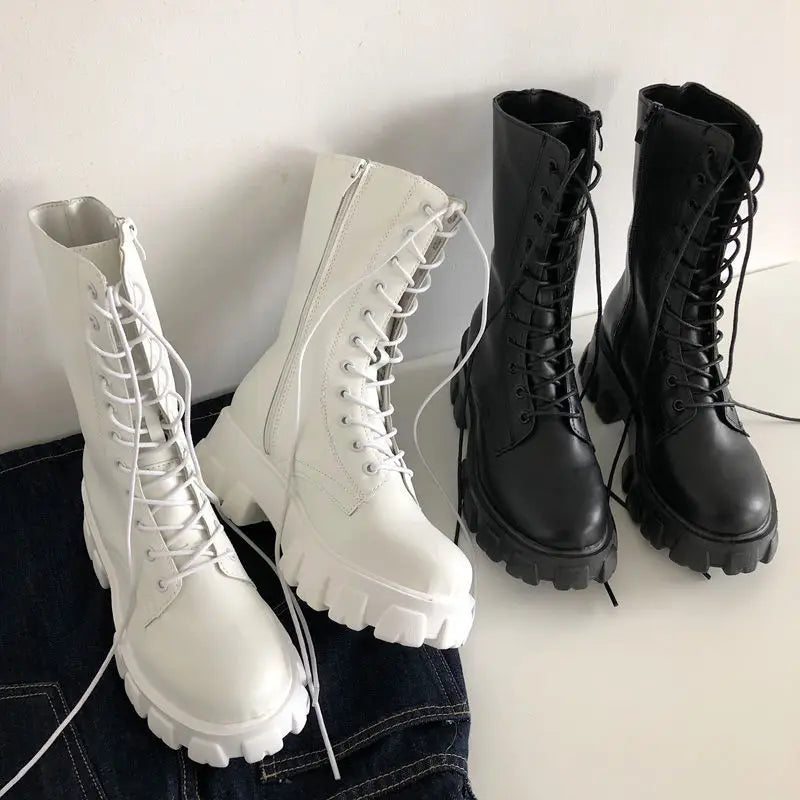 Bota Feminina Cano Médio Cadarço e Zíper com Plataforma Confortável - (Promoção de Inverno 2025)